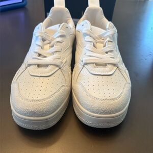 NWT. Lulu’s Mezereon. White. Size 10.